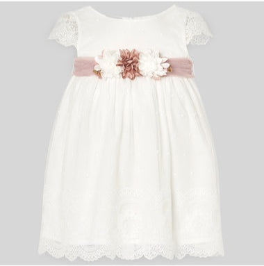 ZEREMONIEKLEID AUS PLUMETI-TÜLL MIT BLUMENGÜRTEL