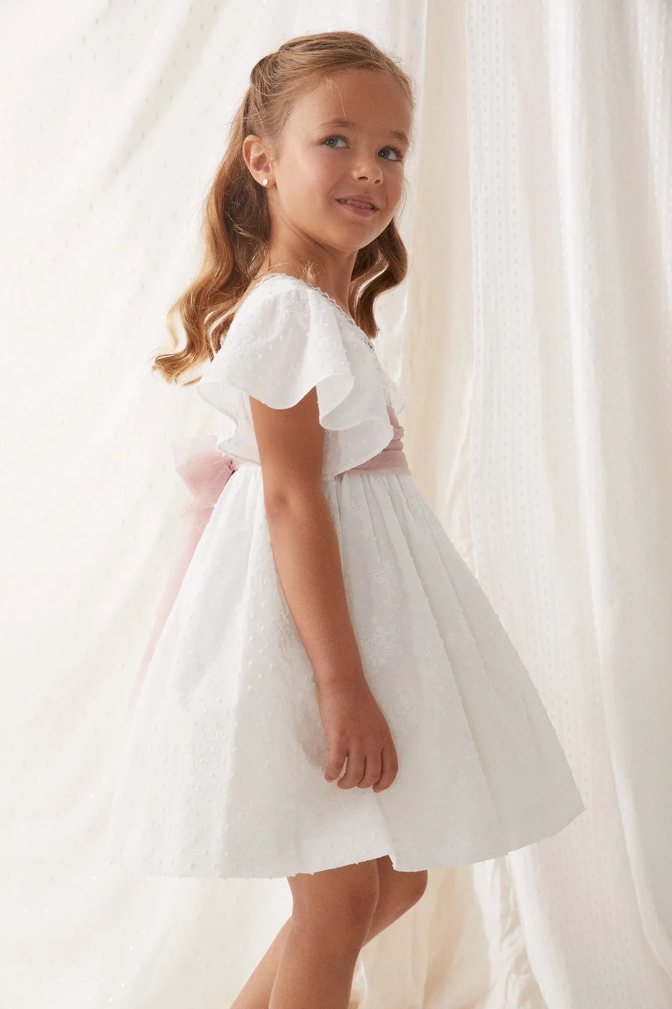 BESTICKTES PLUMETI-KLEID