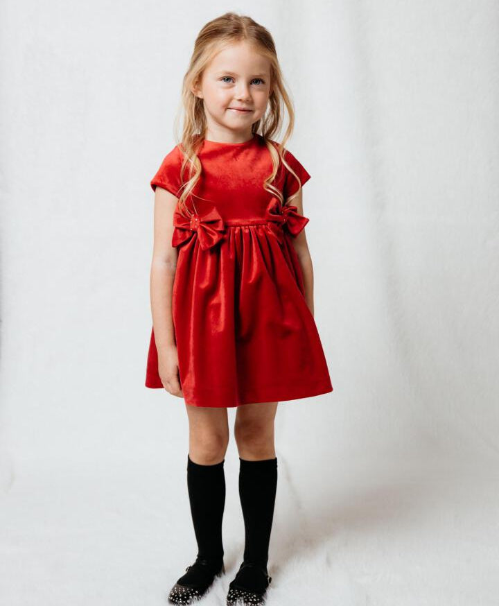 VESTIDO DE TERCIOPELO ROJO CON LAZOS