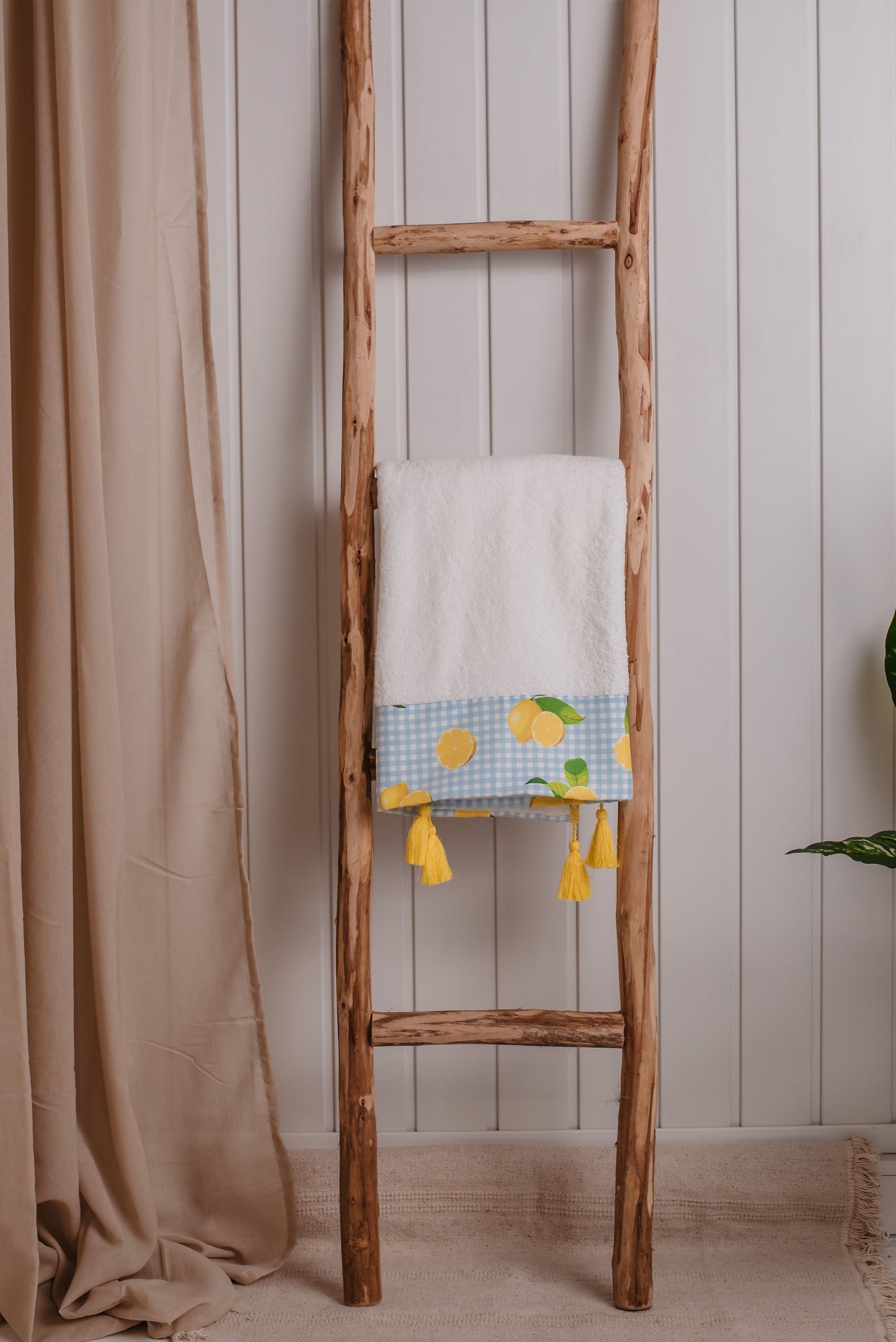 HALF-LEG BEACH TOWEL